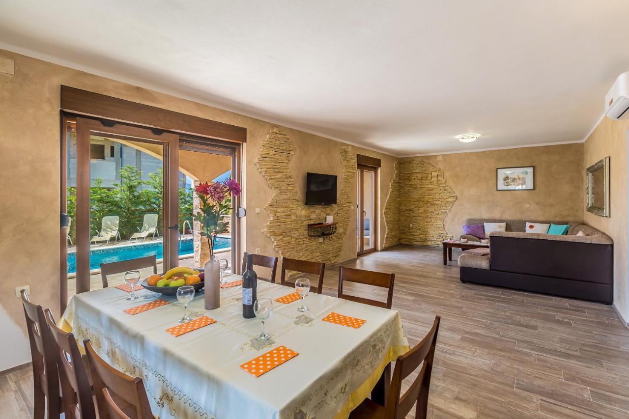 Villa Dijana East Linardići 外观 照片